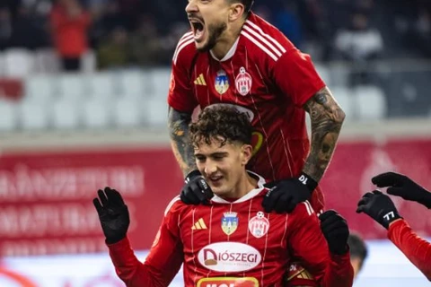 36 ثانية فقط.. عمر الصاوي يسجل في خسارة فريقه بالدوري الروماني